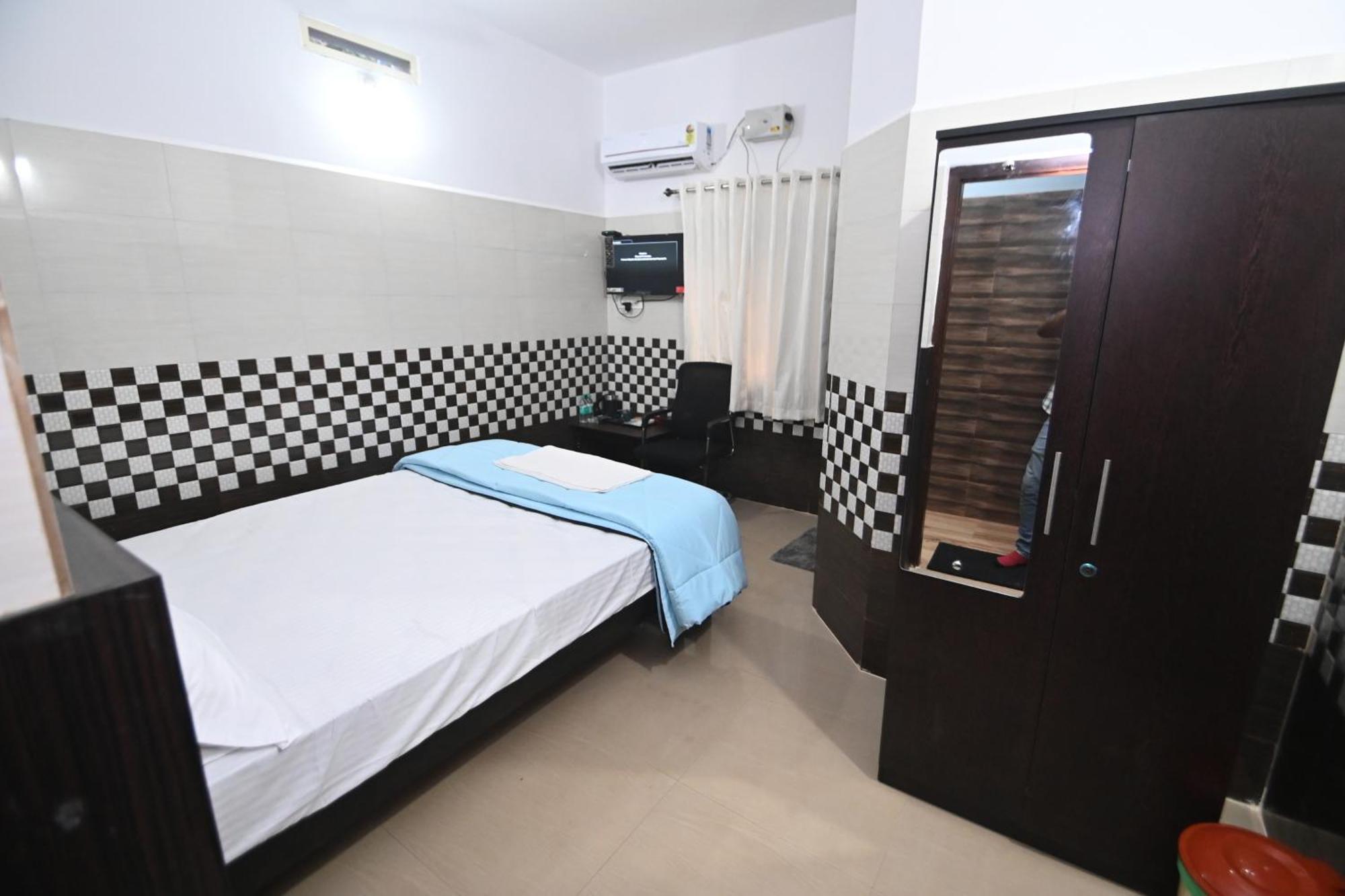 Canara Vibes Mavalli Exterior photo